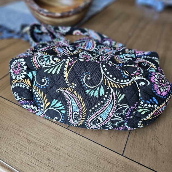 Vera Bradley "Glenna" Style bag in "Bandana Swirl" pattern - Picture 8 of 8